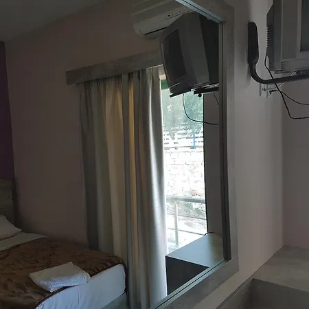 Mercury ホテル Sarandë